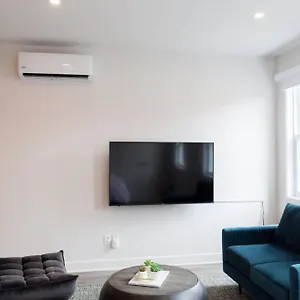 Live Like A Local In Superb Loft By Den Canada